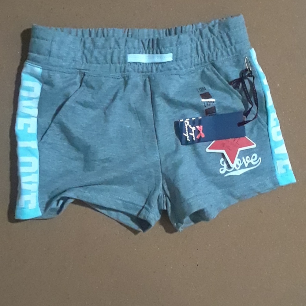 Cute sport shorts.